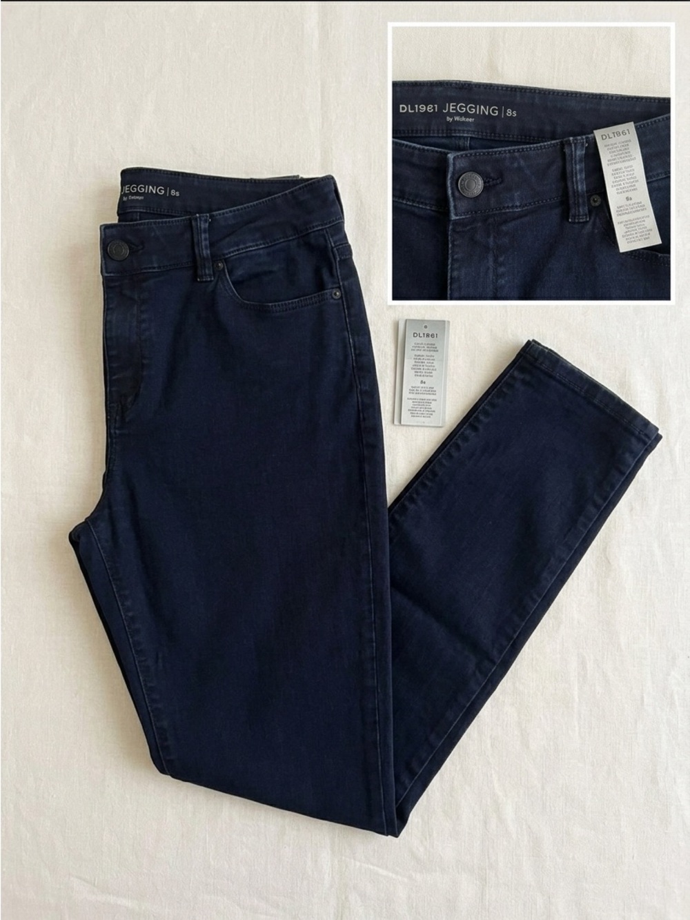 Chicos So Slimming The Platinum Denim Jeggings. Size .5 (8/10)